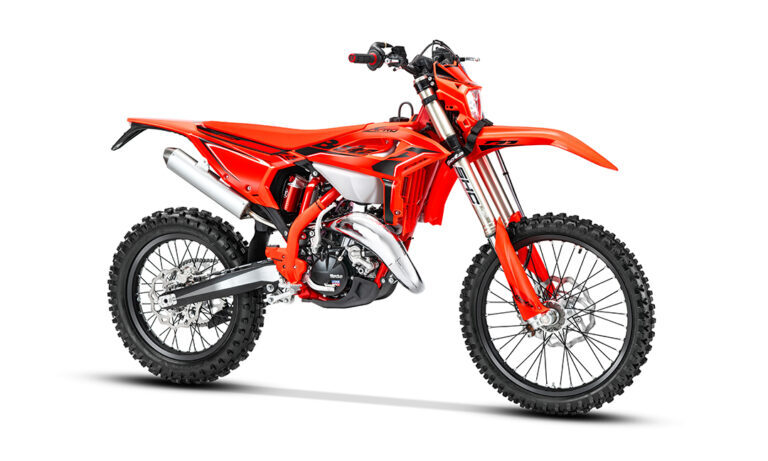 Betamotor Enduro RR XPRO 125 2 T 1080x648 01 768x461