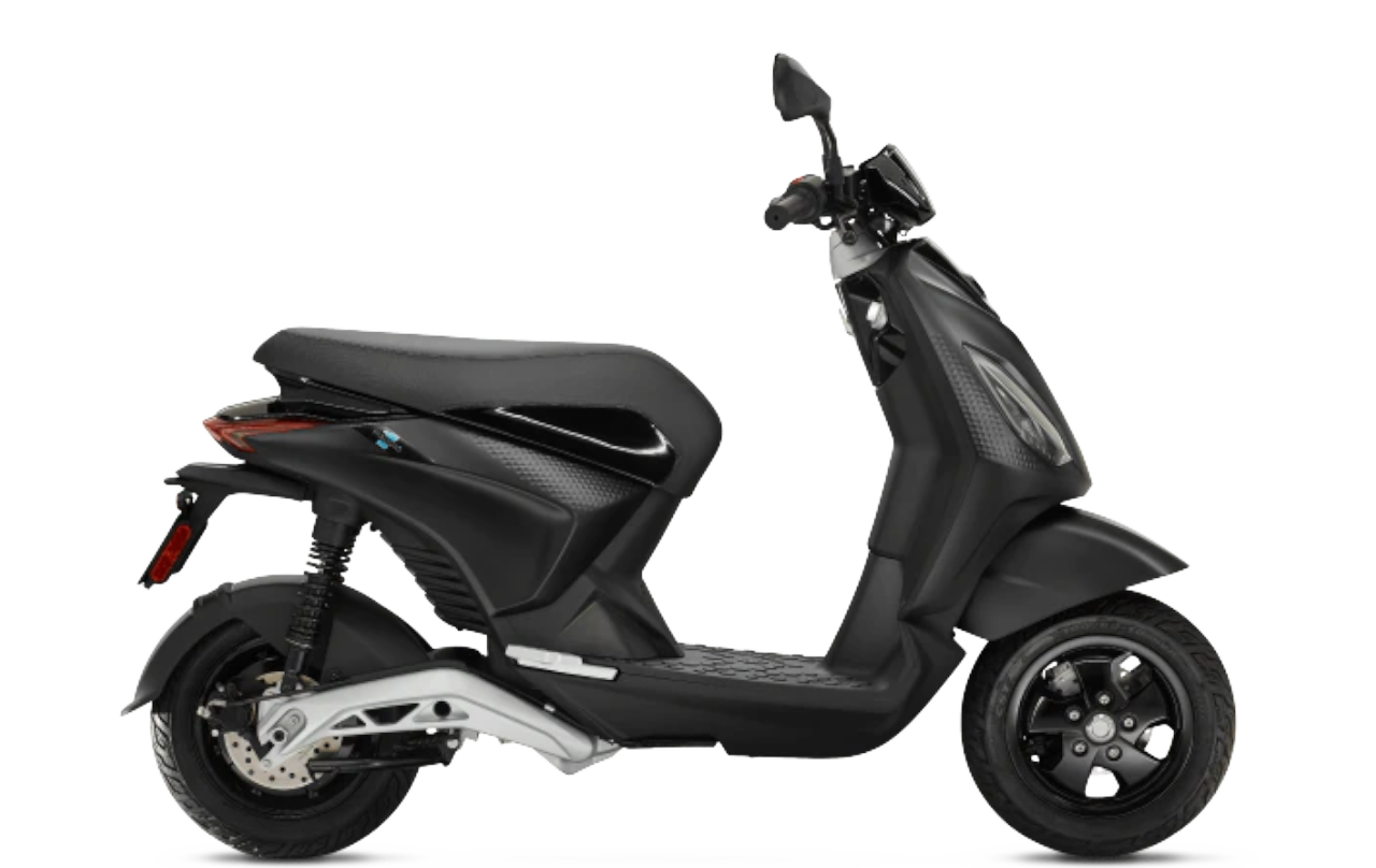 Piaggio 1 Active Forever Black
