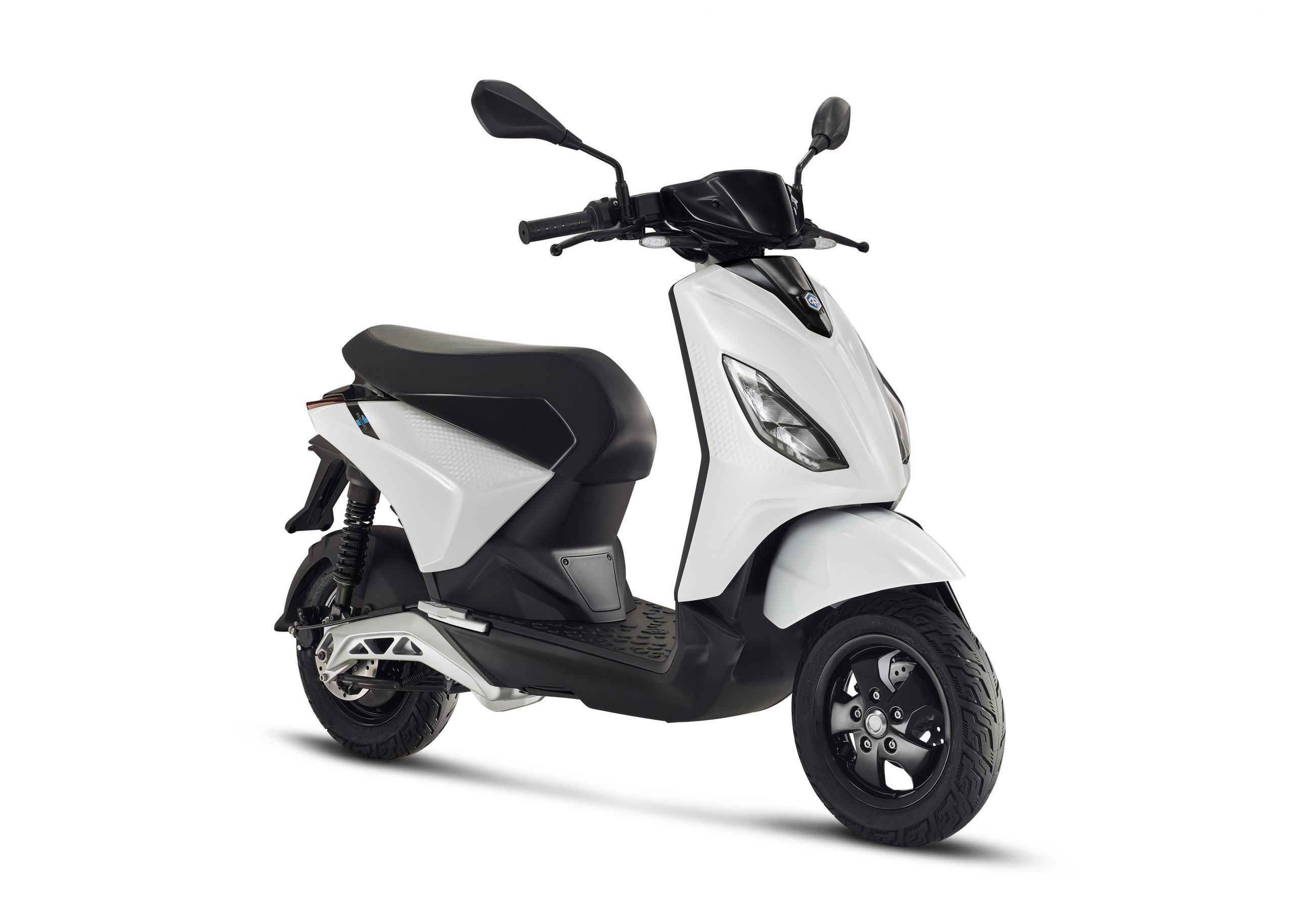 Piaggio ONE Bianco 3 4 ANTDX bianco scaled
