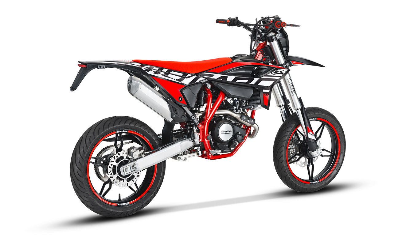 RR 4 T 125 MOTARD 2021 rear