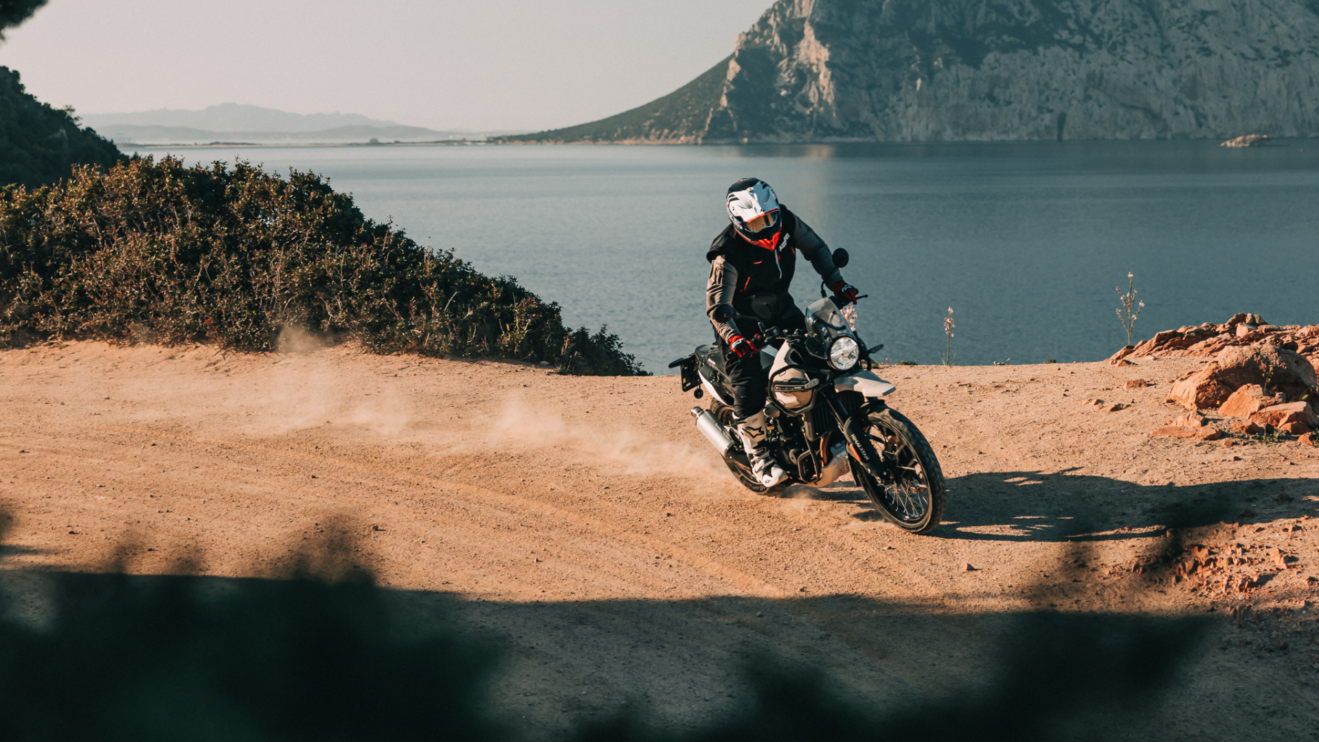 Royal Enfield Nord Milano Himalayan 450 a metà prezzo