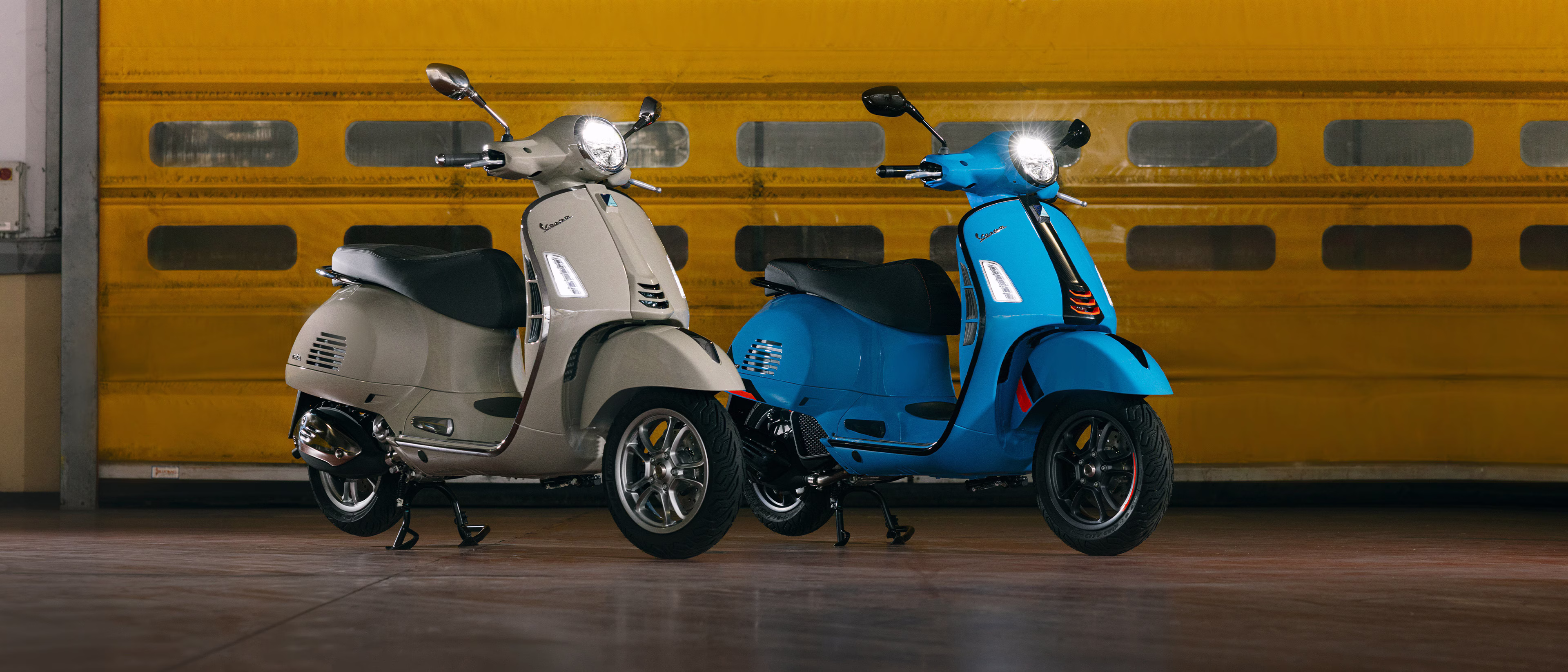 Vespa GTS hero 3840x1646 2