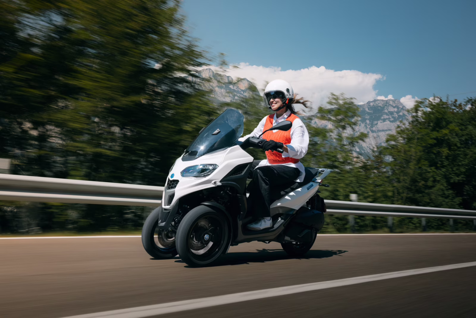 Piaggio Mp3 gallery 1920 X1280 5