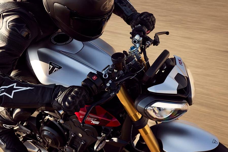 Triumph Nuova Street Triple 765 RX fronte