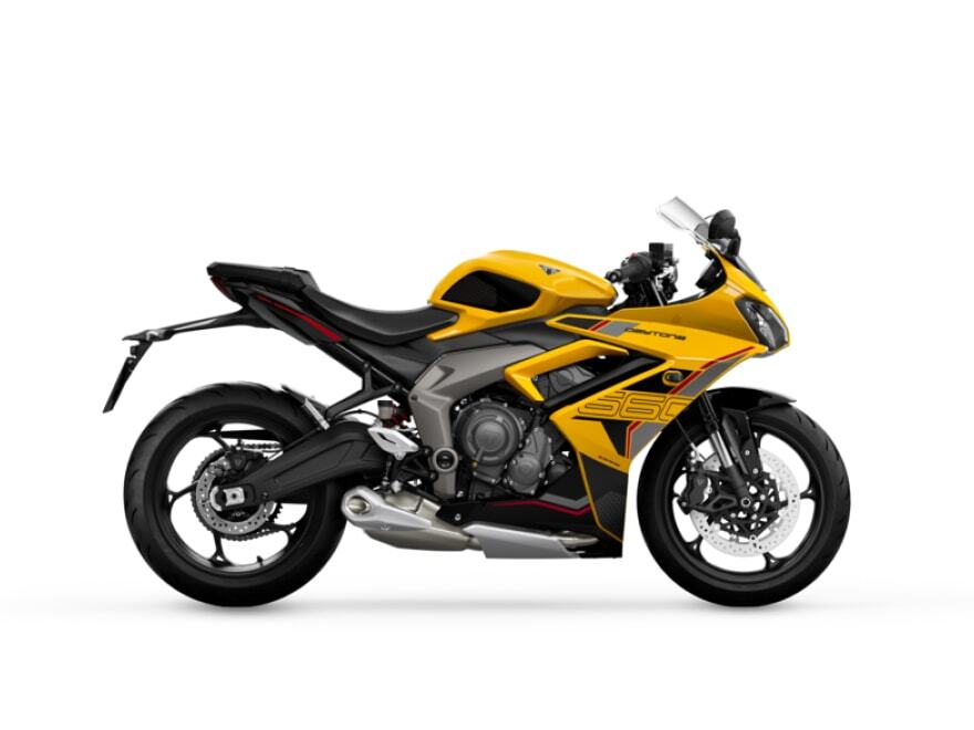 Triumph daytona 660 cosmic yellow
